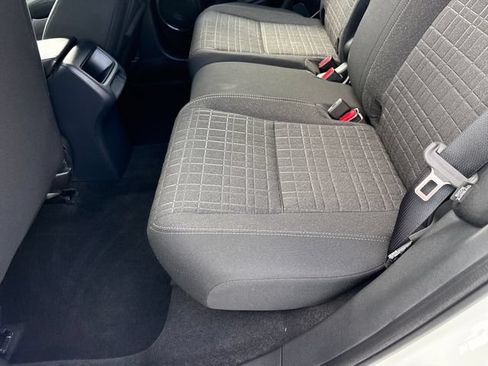 Certified 2025 Honda HR-V LX image 17