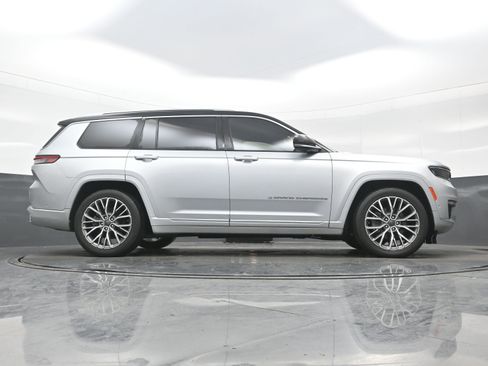 Used 2023 Jeep Grand Cherokee L Summit image 31