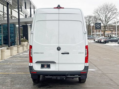 Used 2026 Mercedes-Benz Sprinter 2500 image 4