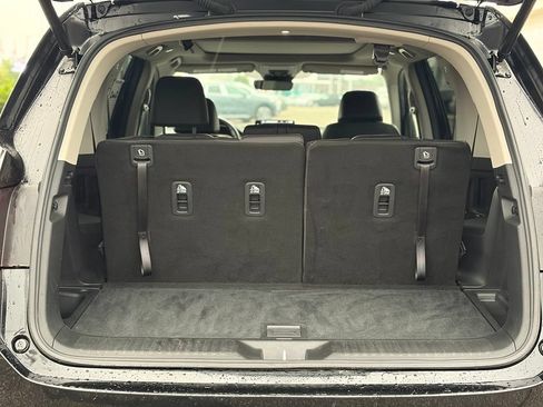 Used 2024 Honda Pilot Touring image 9