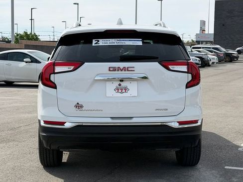 Used 2024 GMC Terrain SLT image 5