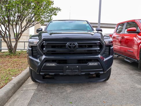 Used 2025 Toyota Tacoma SR5 image 4