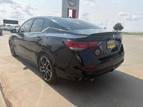 Used 2022 Nissan Sentra SR w/ Midnight Edition FWD image 5