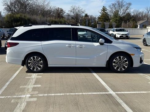New 2026 Honda Odyssey Elite image 2