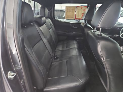 Used 2021 Toyota Tacoma TRD Off-Road w/ TRD Premium Off Road Package image 11