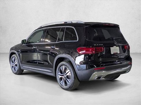 Certified 2025 Mercedes-Benz GLB 250 image 11