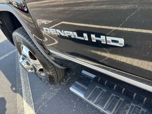 Used 2017 GMC Sierra 3500 Denali w/ Duramax Plus Package AWD/4WD image 13
