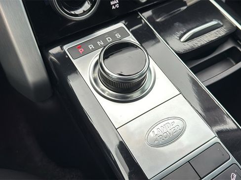 Used 2019 Land Rover Range Rover HSE image 24