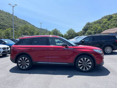 Used 2022 Lincoln Corsair Reserve w/ Equipment Group 201A AWD/4WD image 5