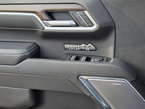 Used 2025 Chevrolet Silverado 1500 High Country w/ High Country Premium Package image 24