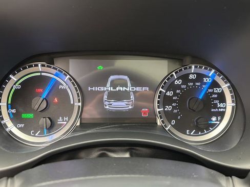 Used 2024 Toyota Highlander XLE AWD/4WD image 17