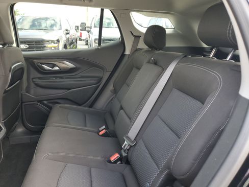 Used 2024 GMC Terrain SLE FWD image 11