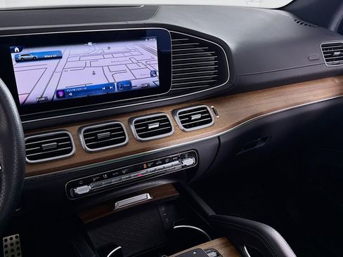 Certified 2025 Mercedes-Benz GLS 450 4MATIC image 22