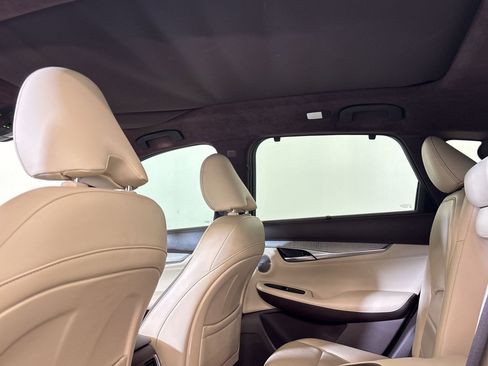 Used 2019 INFINITI QX50 Essential w/ Sensory Package image 33