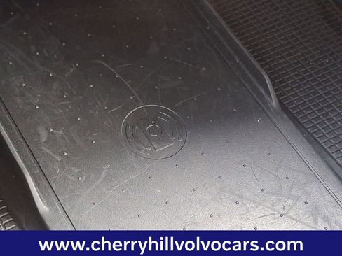 Certified 2025 Volvo XC40 B5 Plus w/ Protection Package Premier image 25