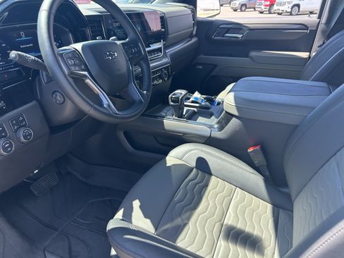 Used 2025 Chevrolet Silverado 1500 ZR2 w/ Technology Package AWD/4WD image 13