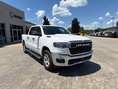 Used 2025 RAM 1500 Big Horn AWD/4WD image 2