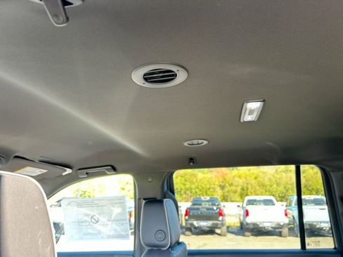 New 2025 Chevrolet Suburban Premier image 21