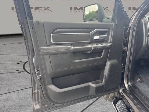 Used 2025 RAM 2500 Big Horn AWD/4WD image 18