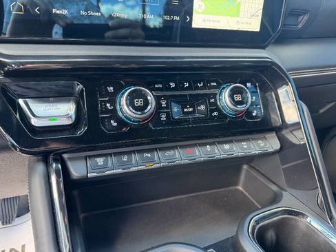 Used 2024 GMC Sierra 2500 AT4X AWD/4WD image 18