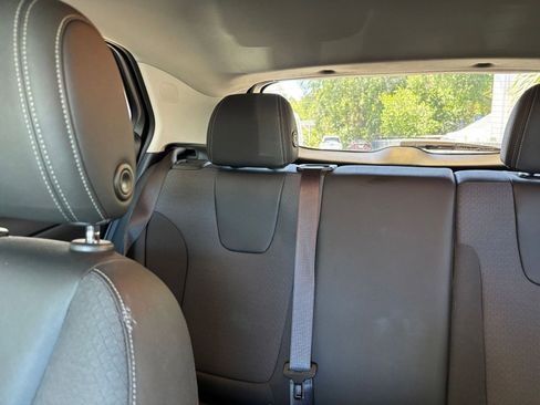 Used 2025 Buick Encore GX Preferred FWD image 39