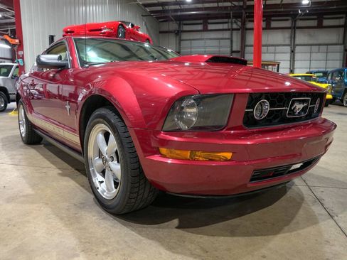 Used 2007 Ford Mustang Coupe RWD image 12