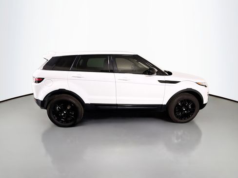 Used 2018 Land Rover Range Rover Evoque SE image 11