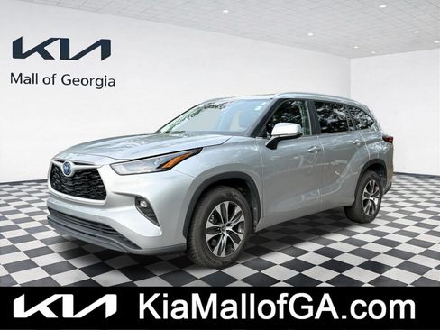 Used 2023 Toyota Highlander XLE FWD image 1