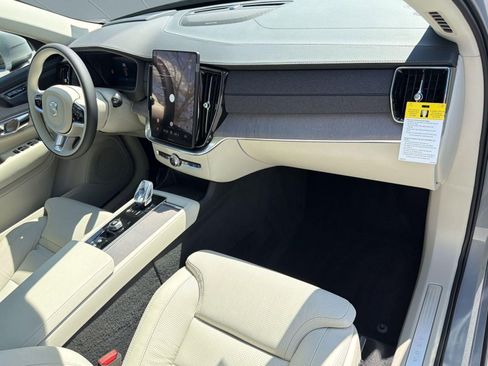 New 2026 Volvo XC90 B6 Ultra w/ Protection Package image 31