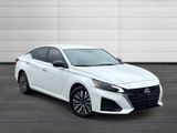 Used 2024 Nissan Altima 2.5 SV image 2