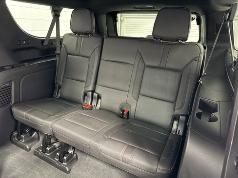 Used 2024 Chevrolet Suburban RST w/ Luxury Package image 17