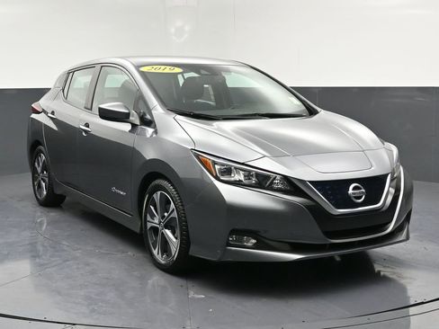 Used 2019 Nissan Leaf SV w/ SV Technology Package image 1