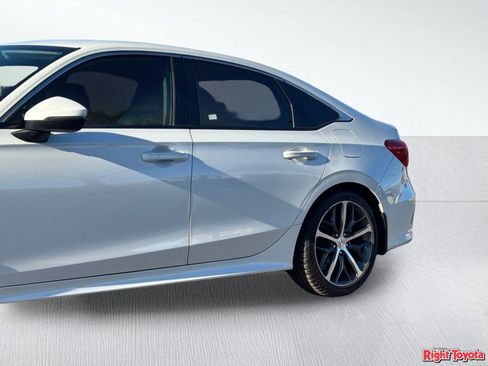 Used 2024 Honda Civic Touring image 9