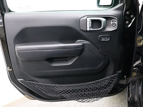 Used 2020 Jeep Wrangler Sport AWD/4WD image 9