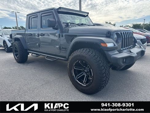 Used 2022 Jeep Gladiator Sport image 1