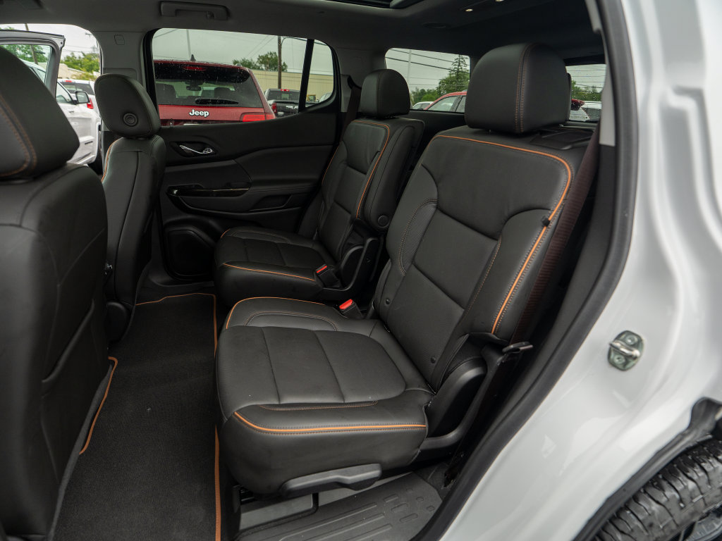 Used 2023 GMC Acadia AT4 w/ Preferred Package AWD/4WD image 17