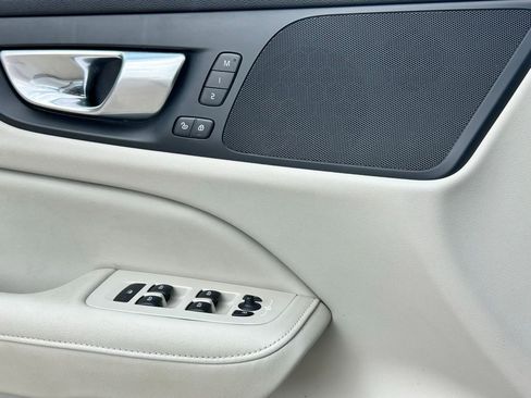 Used 2024 Volvo S60 B5 Core image 8