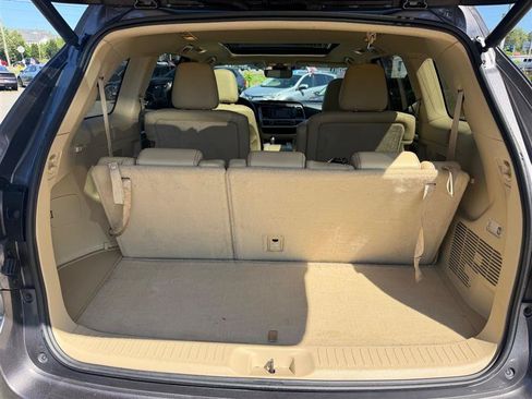 Used 2018 Toyota Highlander Limited Platinum FWD image 6