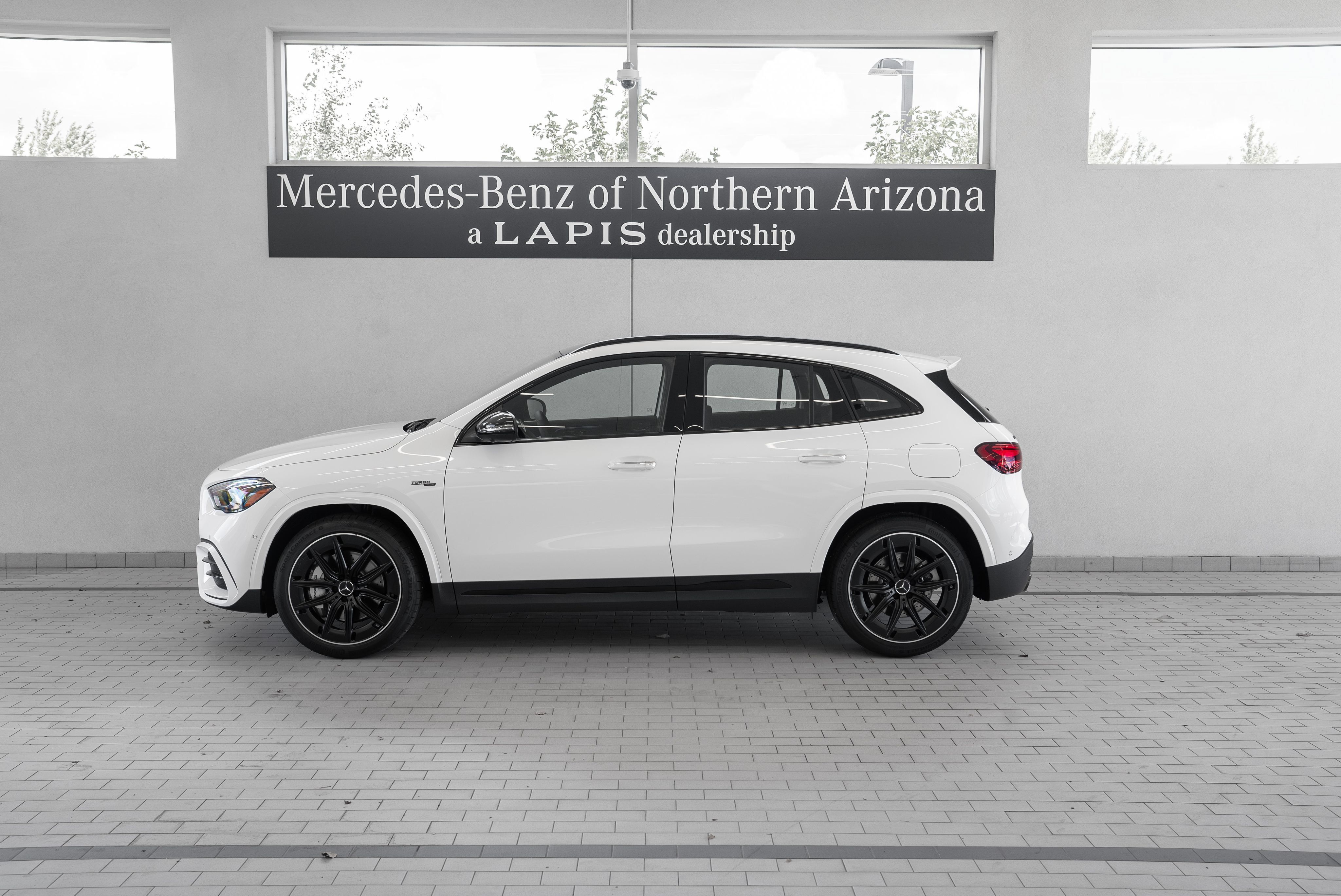 Used 2025 Mercedes-Benz GLA 35 AMG 4MATIC image 2