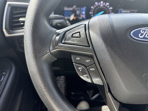 Used 2022 Ford Edge SE w/ Black Appearance Package image 21