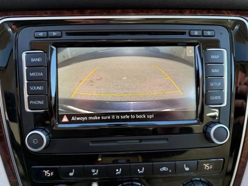 Used 2013 Volkswagen Passat TDI SEL Premium image 31