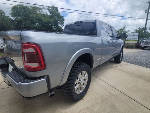 Used 2022 RAM 2500 Limited AWD/4WD image 4