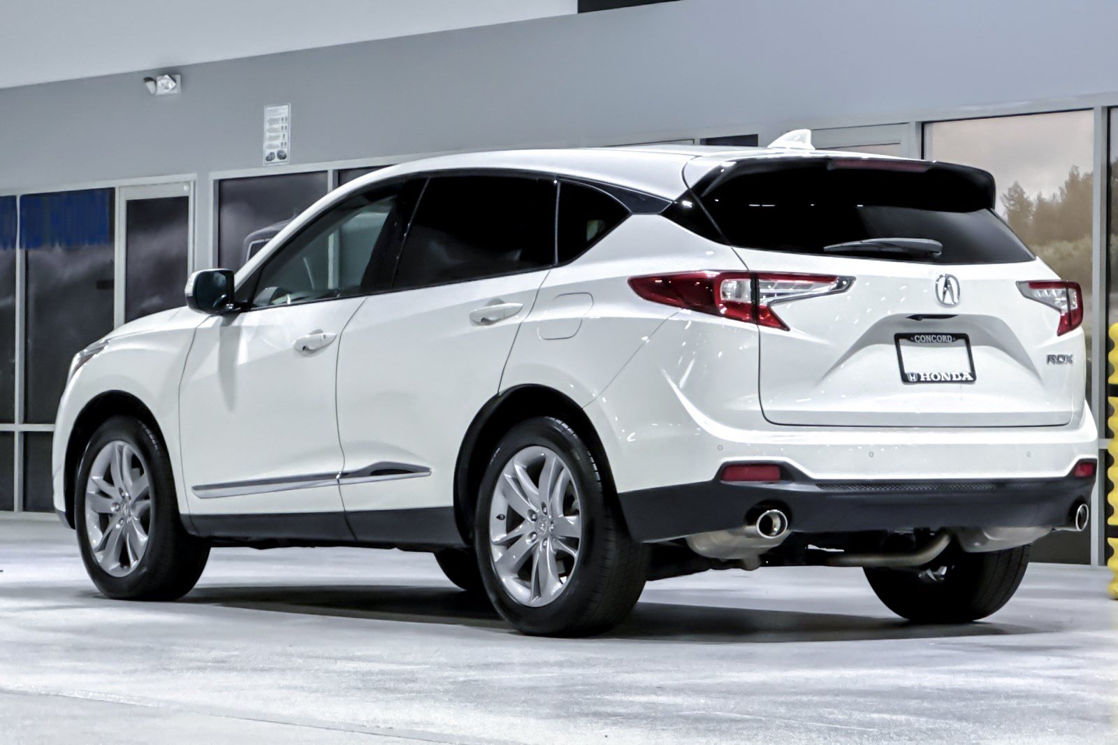 Used 2019 Acura RDX w/ Advance Package FWD image 3