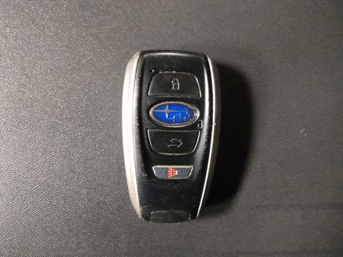 Used 2021 Subaru Ascent Limited w/ Technology Package image 32