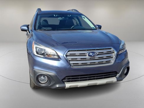 Used 2017 Subaru Outback 2.5i Limited image 2