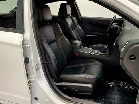 Used 2022 Dodge Charger SXT w/ Leather Interior Group image 7