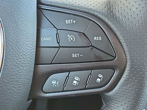 Used 2025 Dodge Durango GT image 28