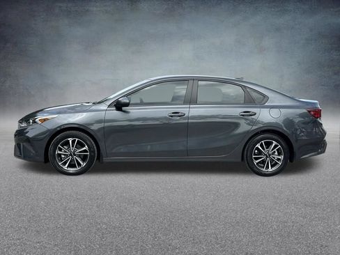 Used 2024 Kia Forte LXS w/ LXS Technology Package FWD image 8