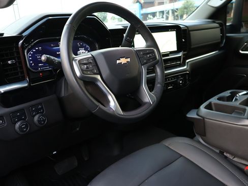 Used 2024 Chevrolet Silverado 2500 LT w/ Safety Package AWD/4WD image 3