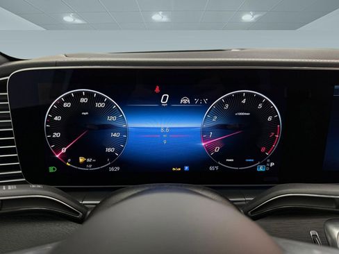 New 2026 Mercedes-Benz GLS 580 4MATIC image 18